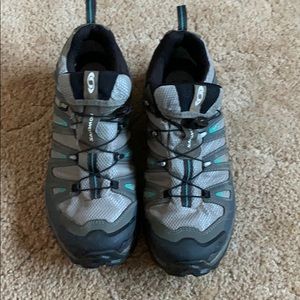 Women’s Gortex Salomon Hiking Shoe